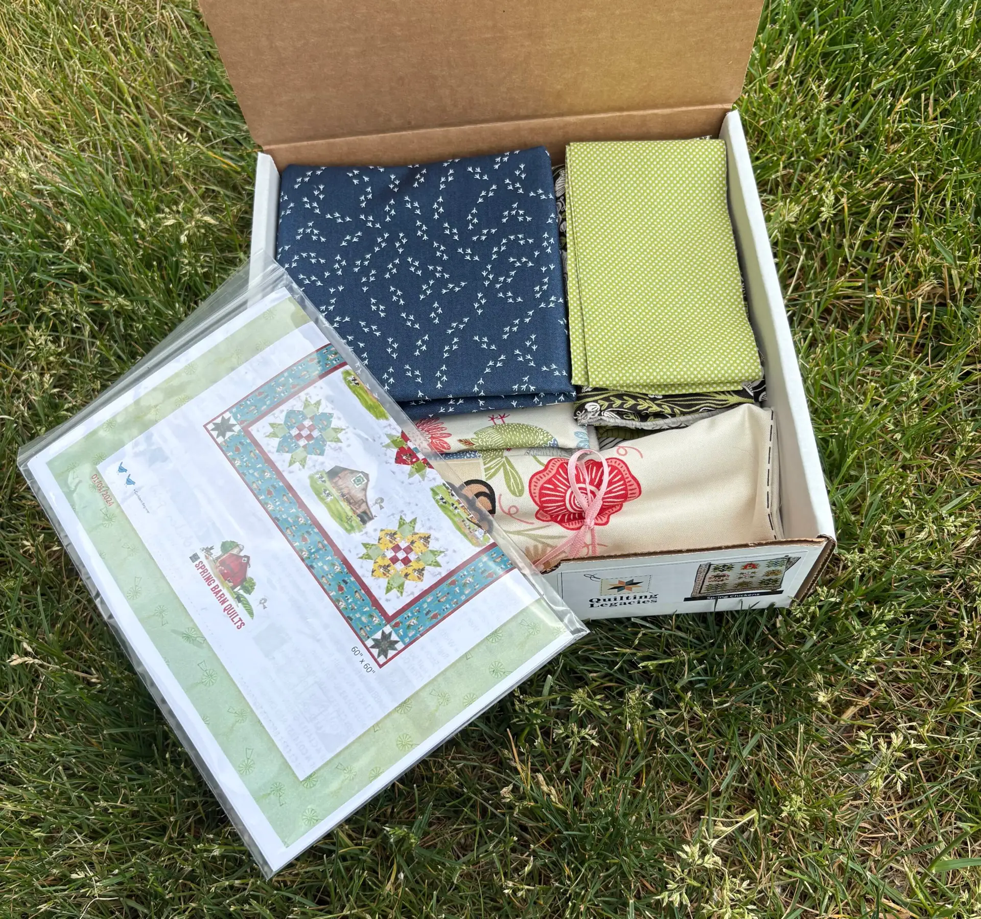 Quilt fabric bundle and sewing pattern